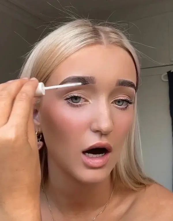 Abbeco Brow Glue